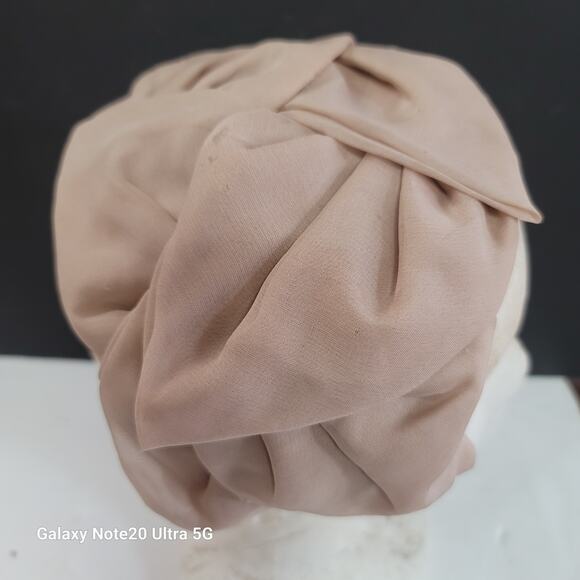 Vintage Union Made Delicate Beige Chiffon Juliet Turban Style Hat Flat Bow - Picture 2 of 7